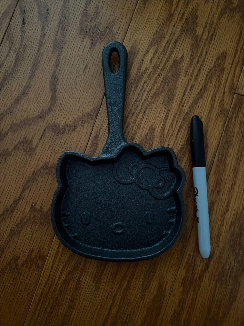 Sanrio Hello Kitty Cast Iron Skillet - Black kitchen item gear small